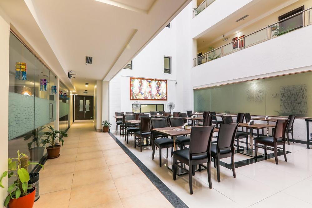 Magnus Square Business Hotel Near Pune Airport Kharadi Екстериор снимка