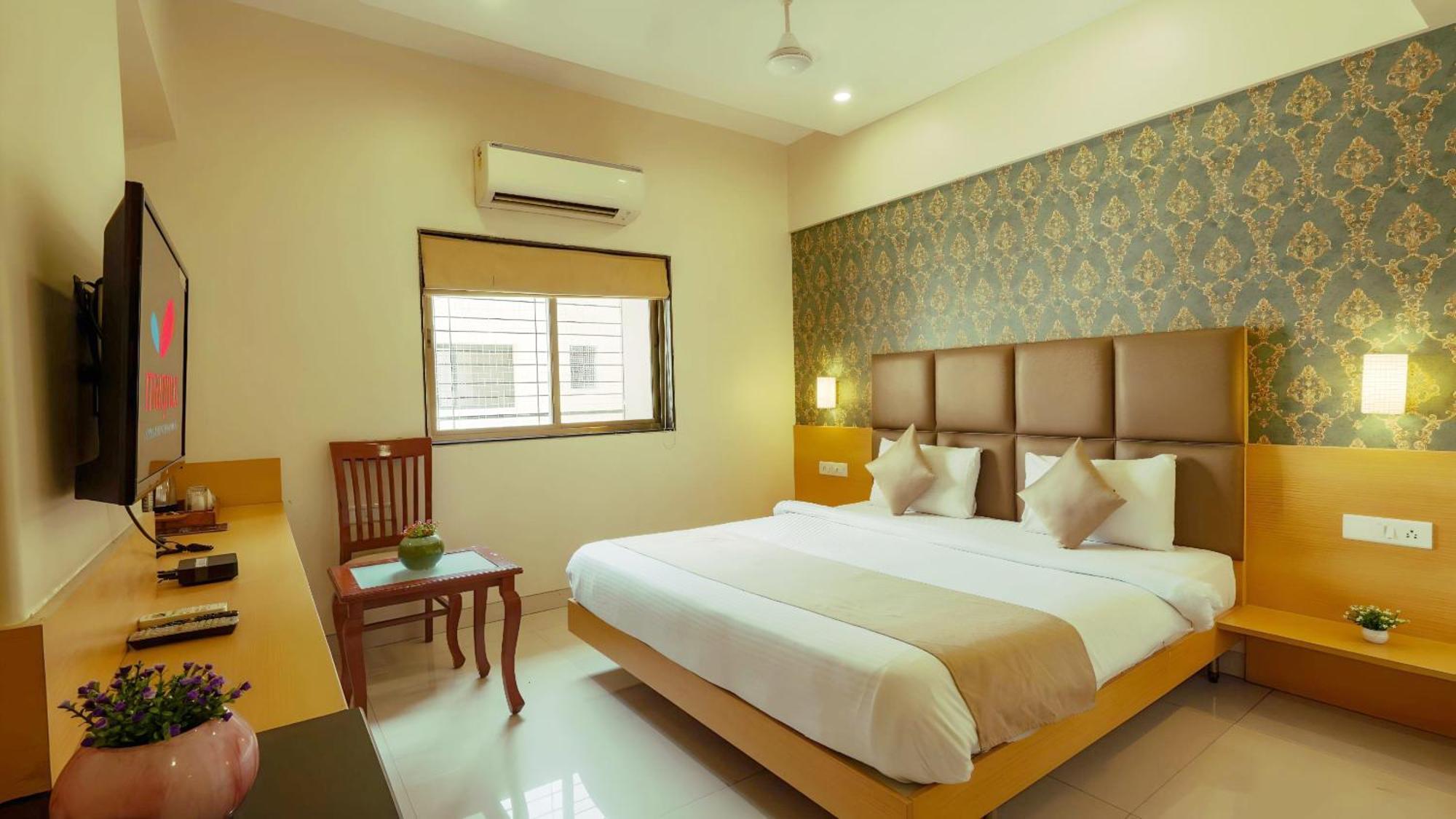 Magnus Square Business Hotel Near Pune Airport Kharadi Екстериор снимка